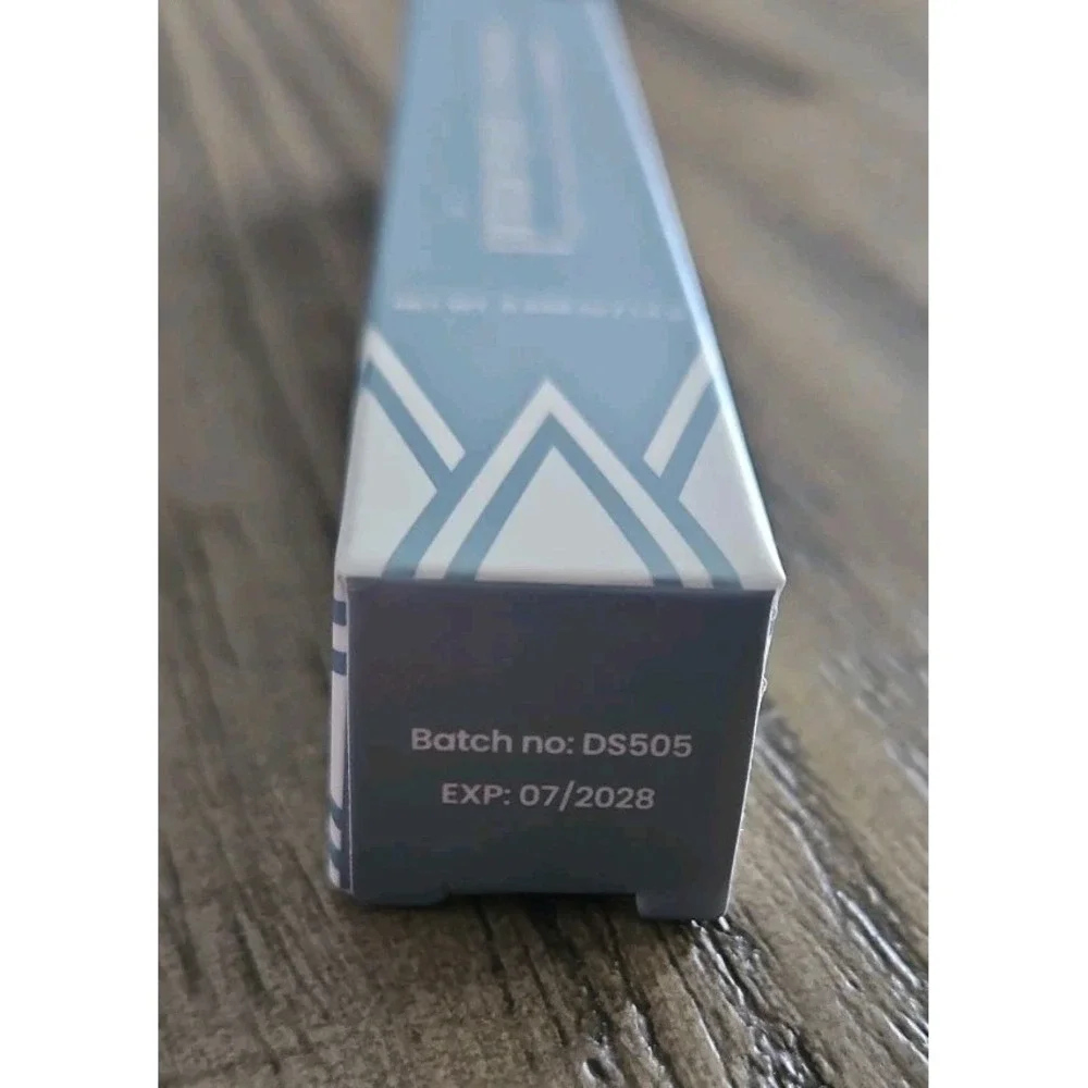 NIB~ PrimeEyes Prime Prometics Eyeshadow Stick In Vanilla